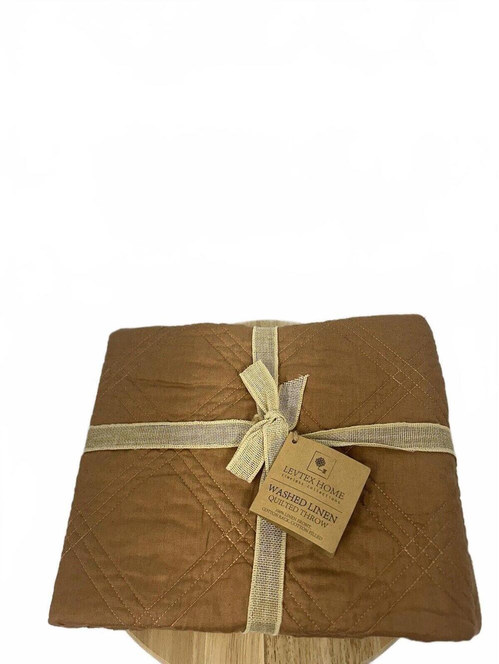 Levtex Home Sandstone French Flax Linen Full/Queen Quilt (88X92) - Picture 3 of 4